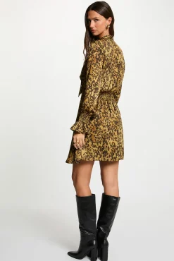 Vestido curto de cetim