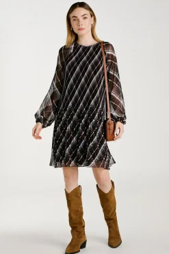 Vestido curto de chiffon plissado