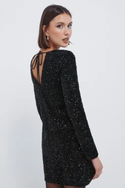 Vestido curto de lantejoulas