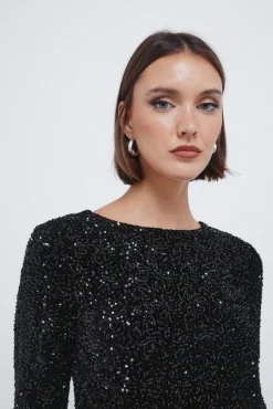 Vestido curto de lantejoulas