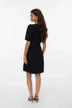 Vestido curto de malha com botões dourados