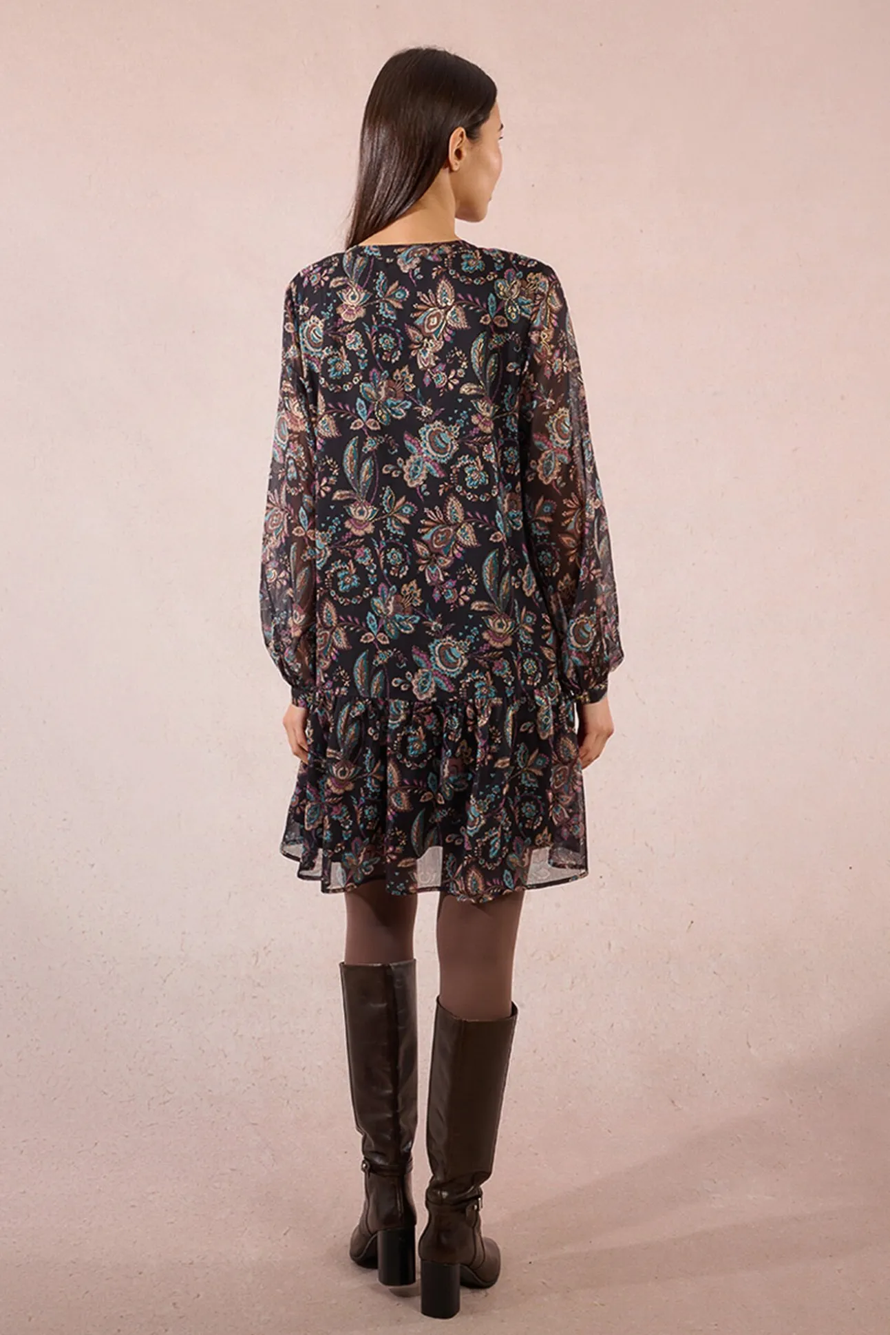 Vestido curto de manga comprida com estampado