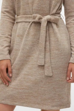 Vestido curto de manga comprida