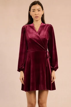 Vestido curto de manga de manga comprida
