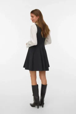 Vestido curto evasê