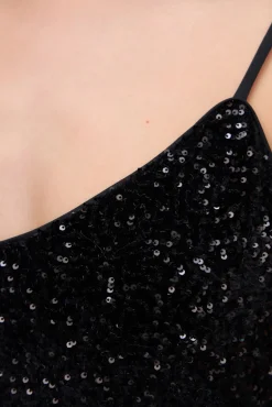 Vestido de alças de lantejoulas