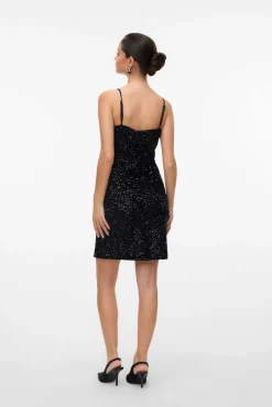 Vestido de alças de lantejoulas