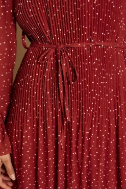 Vestido de bolinhas granada