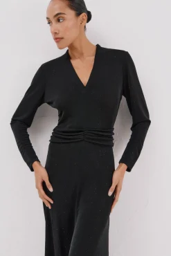 Vestido de cetim brilhante