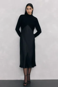 Vestido de cetim combinado com top de malha lurex