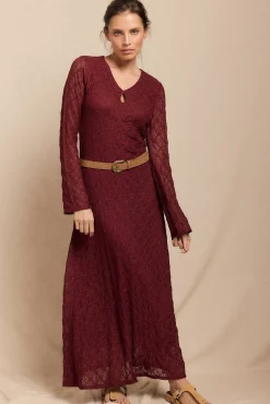 Vestido de renda de manga comprida