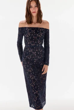 Vestido de renda manga