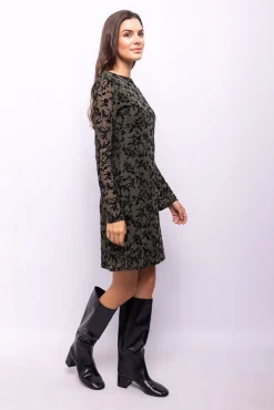Vestido de tecido flocado