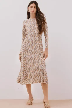 Vestido estampado com franzidos