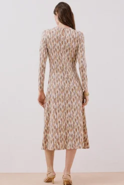 Vestido estampado com franzidos