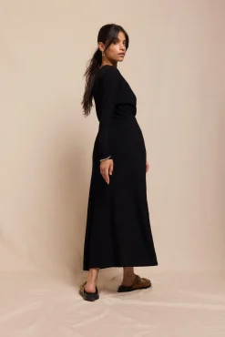 Vestido estruturado com manga morcego