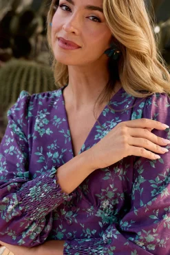 Vestido floral roxo