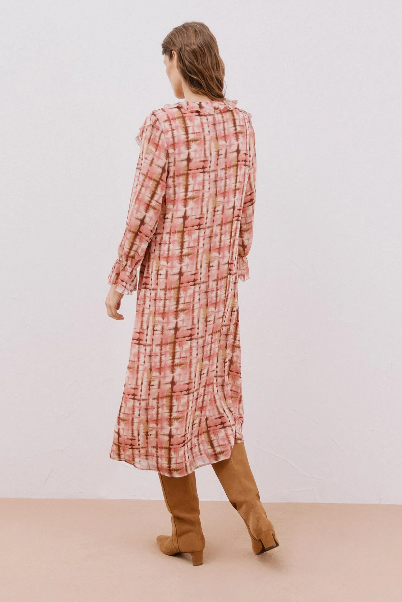 Vestido fluído folhos
