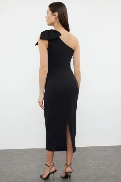 Vestido justo de um ombro só
