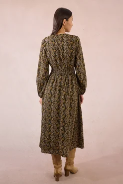 Vestido longo com estampado e pregas