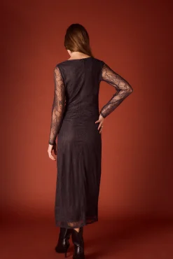 Vestido longo de renda