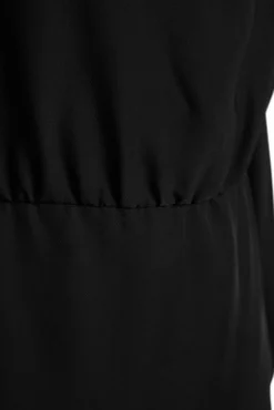 Vestido midi com abertura