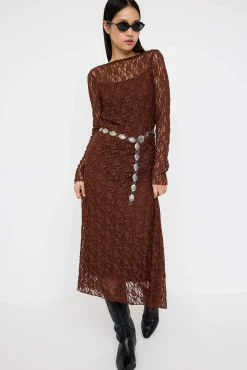 Vestido midi com costas abertas