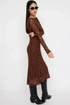 Vestido midi com costas abertas