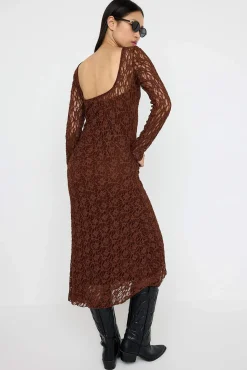 Vestido midi com costas abertas