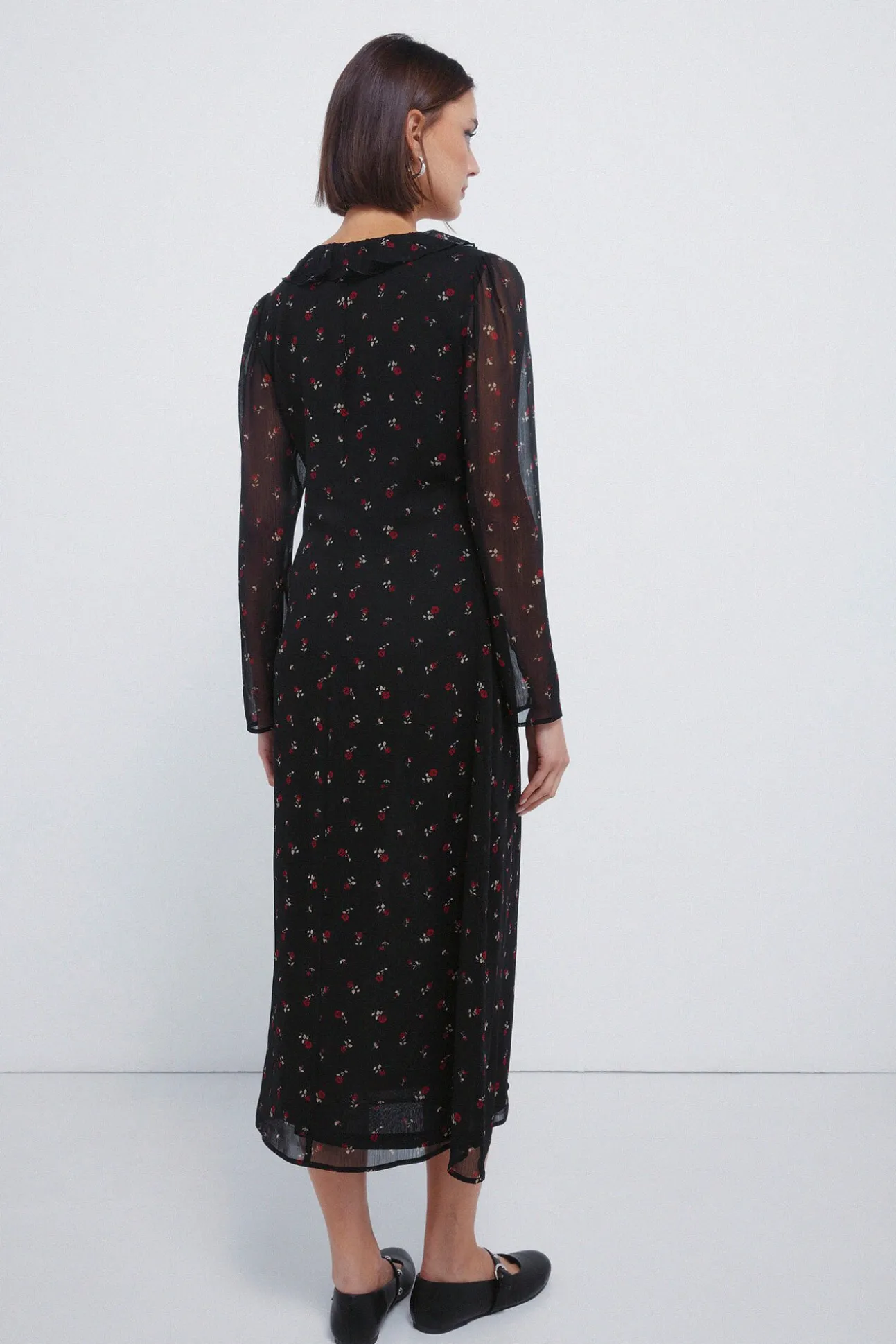 Vestido midi com decote zigue-zague