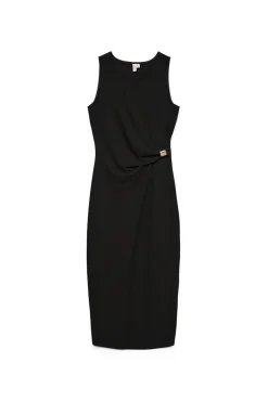 Vestido midi com detalhe de fivela