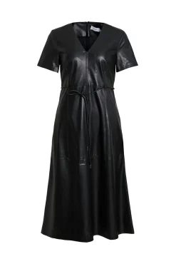 Vestido midi de couro sintético