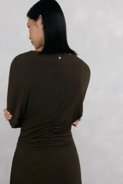 Vestido midi de malha manga comprida com malha franzida