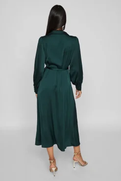Vestido midi envolvente em cetim