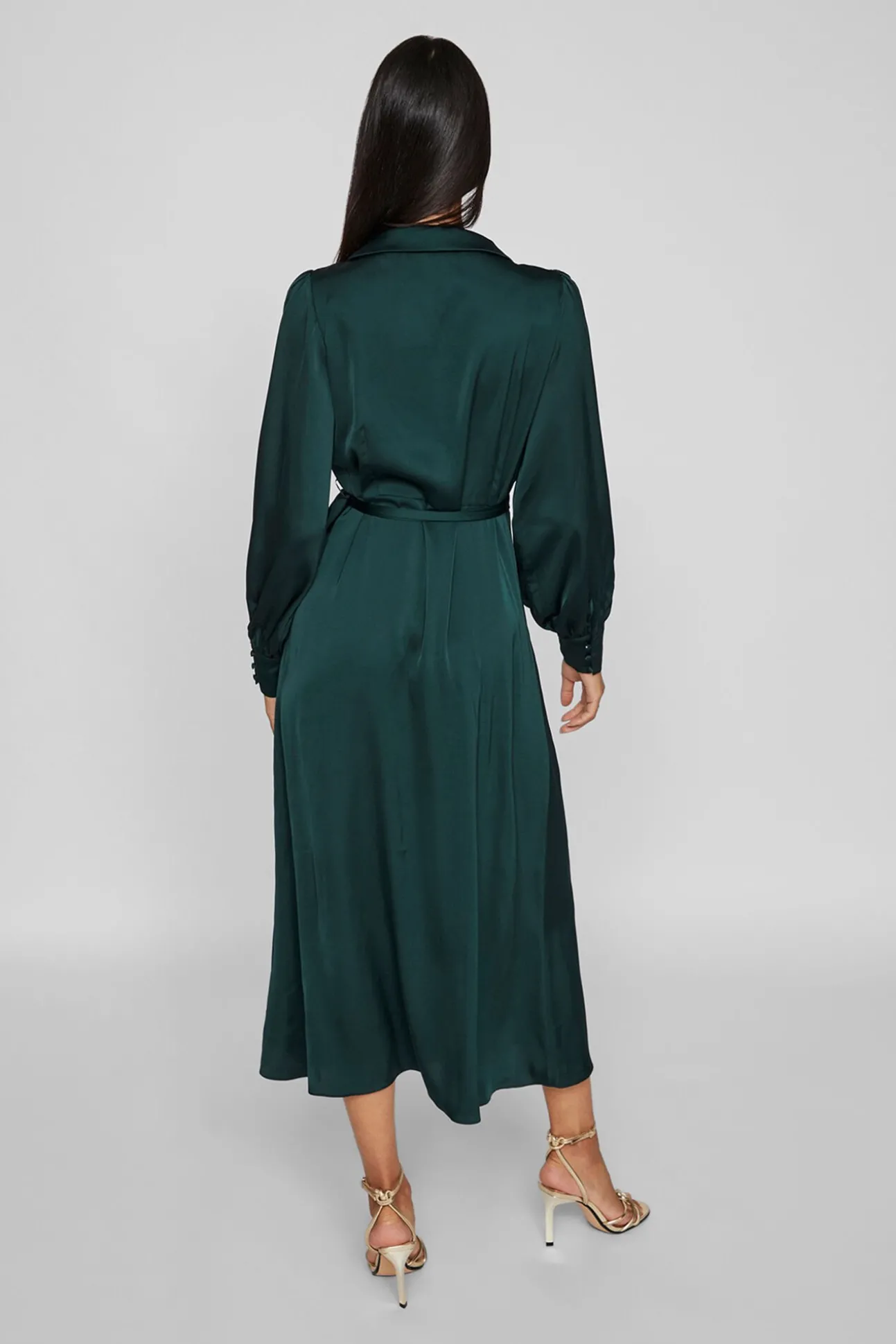 Vestido midi envolvente em cetim