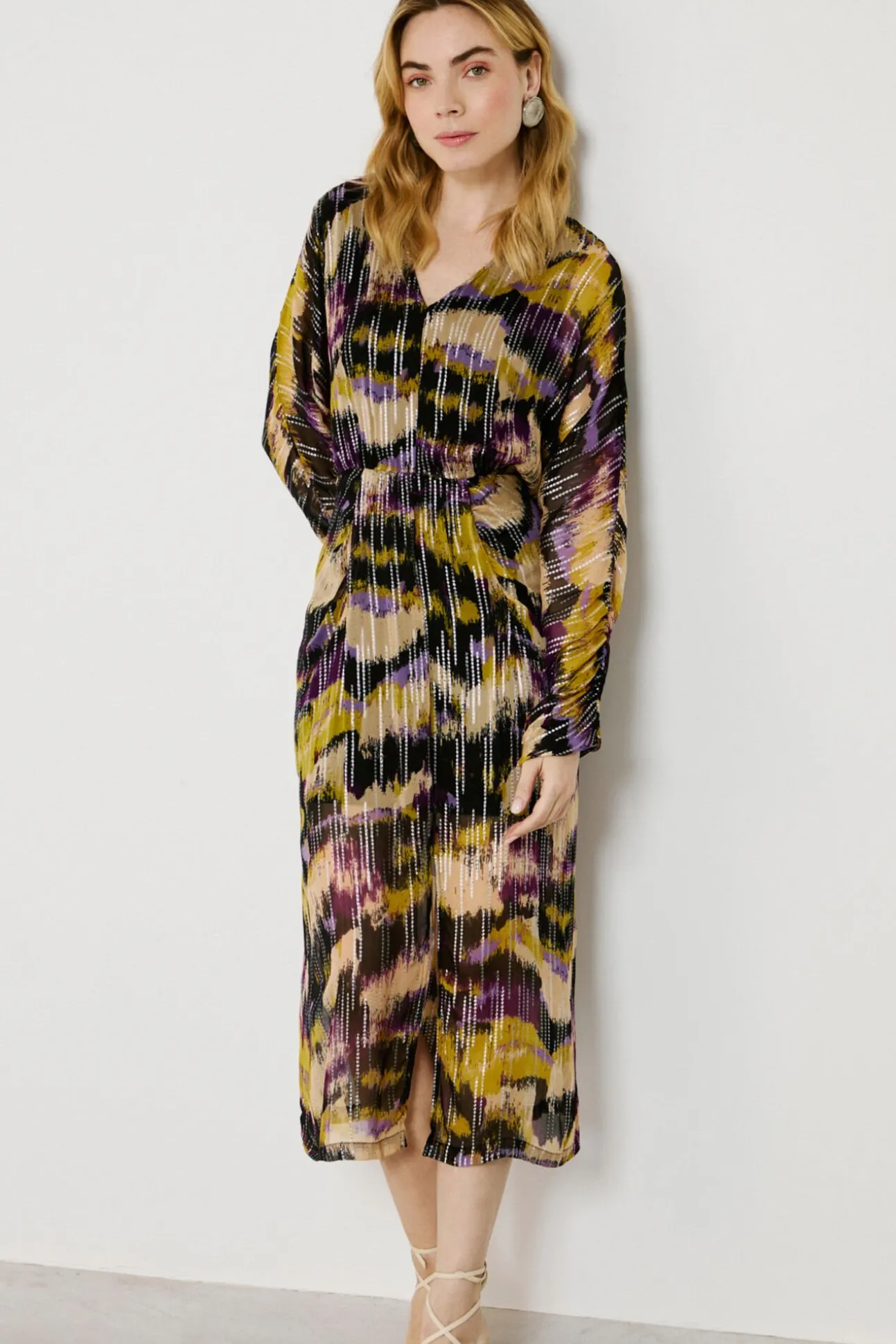 Vestido midi estampado com lurex