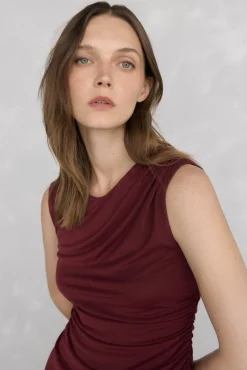 Vestido midi reto com babados em tule