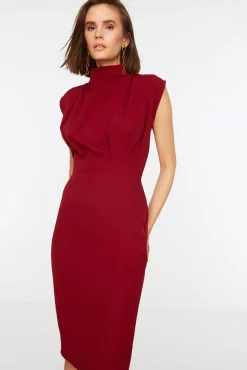 Vestido midi tubinho