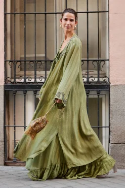 Zena. Quimono bordado